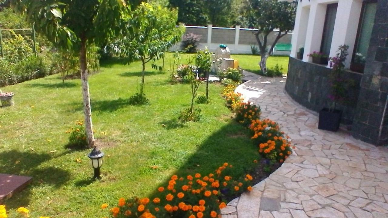 Apartments In Golden Sands Park Near The Sea Varna Exterior photo