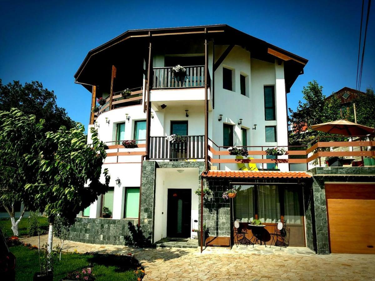 Apartments In Golden Sands Park Near The Sea Varna Exterior photo